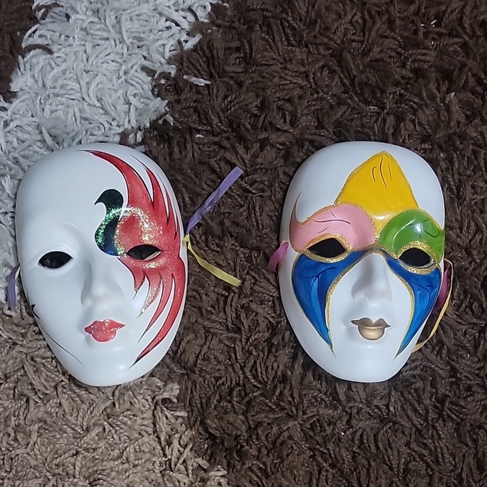Vintage Mardi Gras Porcelain Ceramic Painted Face Mask Set Of 2 Good Condition